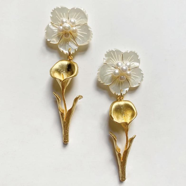 georgia-kate-boutique-pearl-flower-calla-lily-drop-earring-accessories-jewelry-earrings